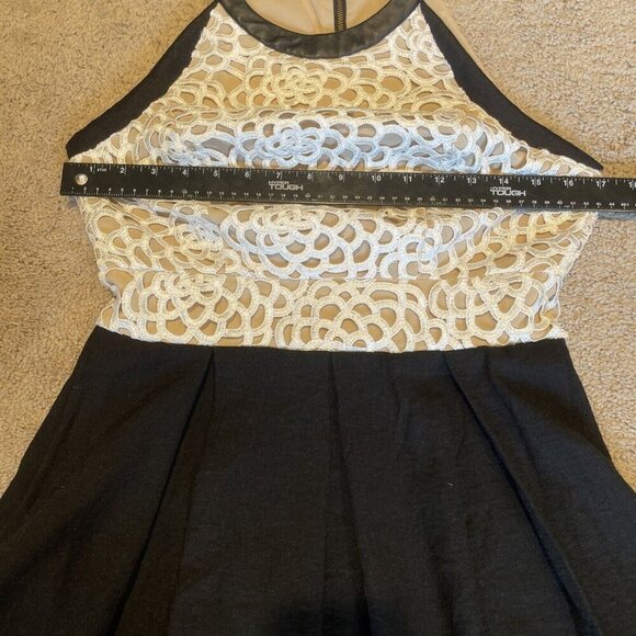 ABS Allen Schwartz Halter Dress Size 6 Ivory Lace Black Skirt Rockabilly Pin Up - Picture 10 of 15